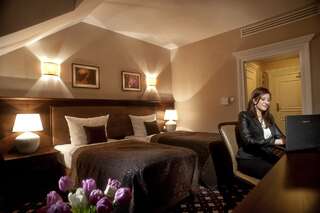 Отель Hotel Parasol Непорент Большой двухместный номер с 1 кроватью или 2 отдельными кроватями-2